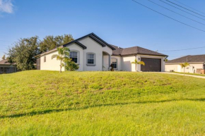 3 Mi to Golf Getaway with Lanai in Cape Coral